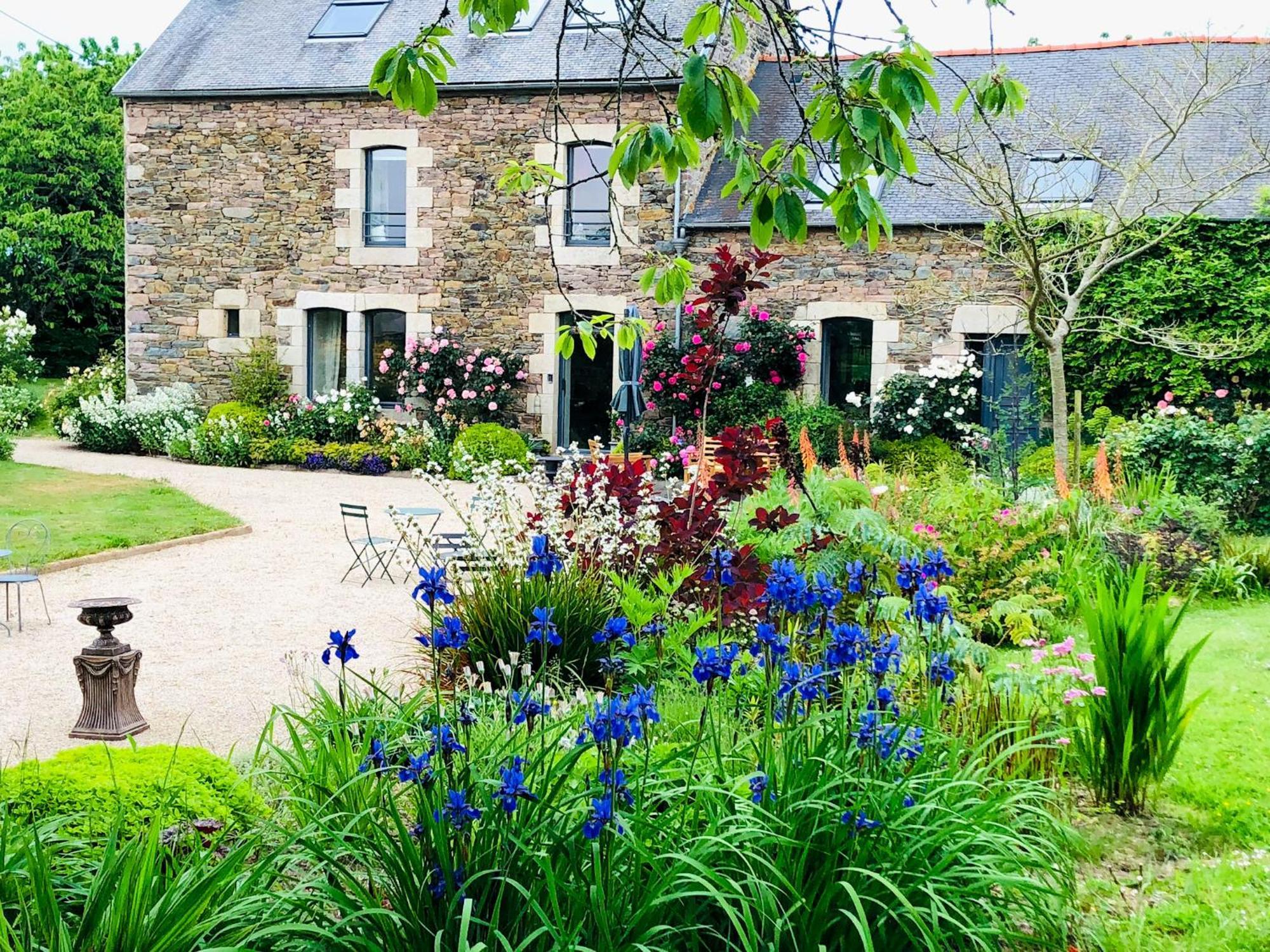Demeure Du Porzou, Chambres D'Hotes De Charme Dans Demeure D'Exception, Parc Paysager, Spa, Massages, Proche Paimpol, Classe 4 Epis Yvias ภายนอก รูปภาพ